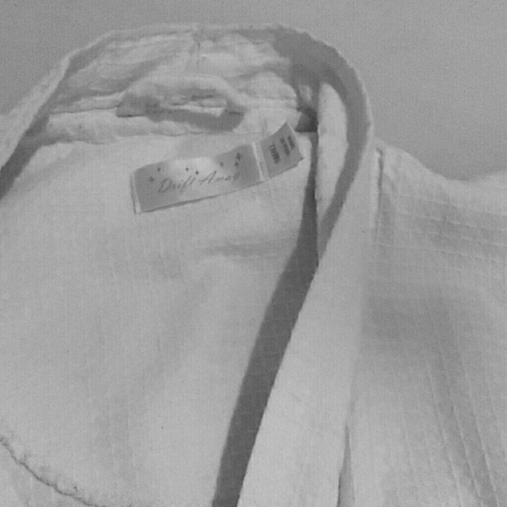 Light pink Robe   - Picture 2 of 3